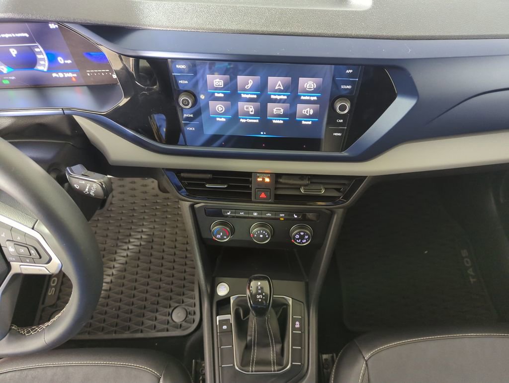 Used 2022 Volkswagen Taos SE image 14