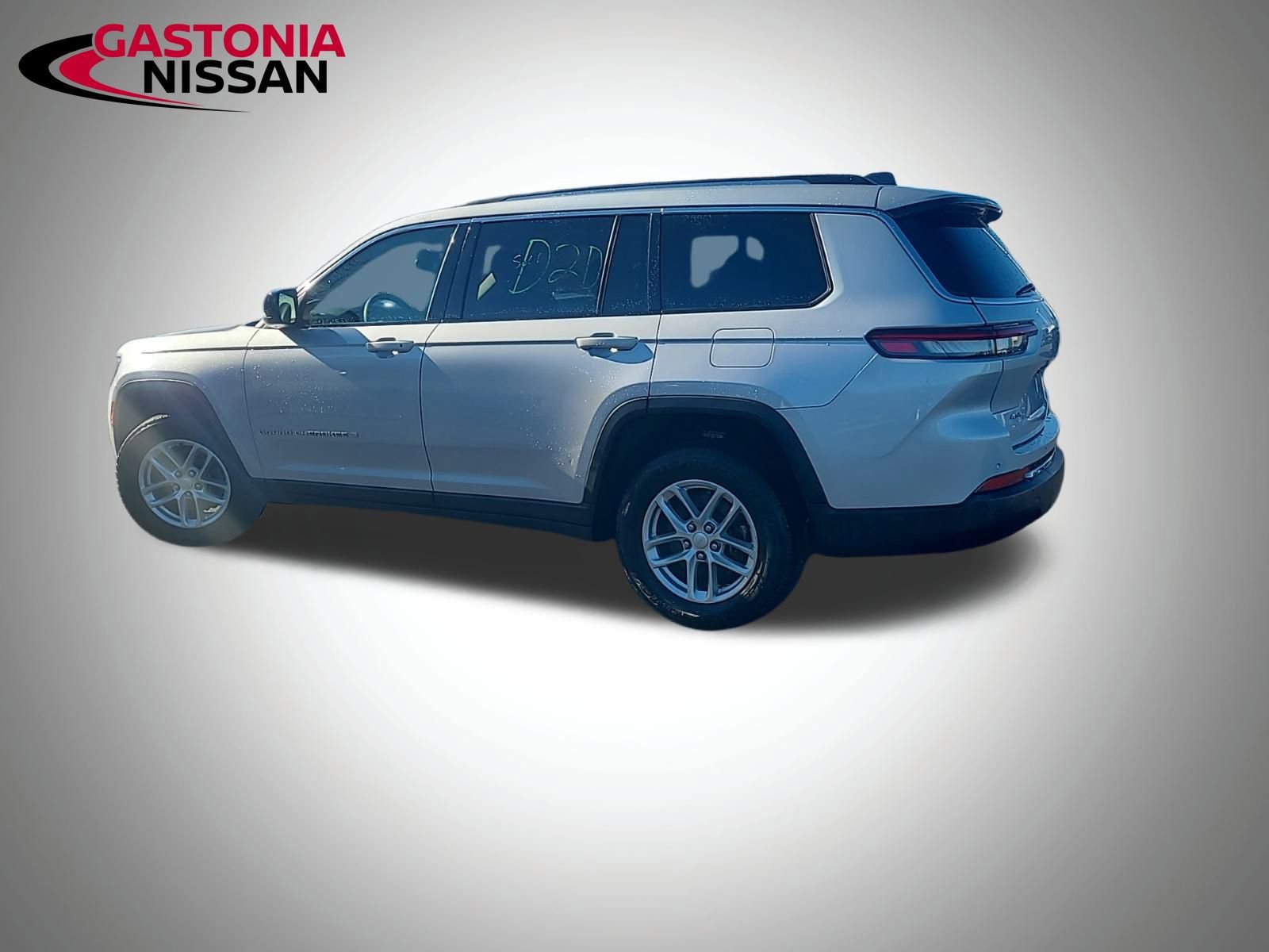 Used 2023 Jeep Grand Cherokee L Laredo image 6