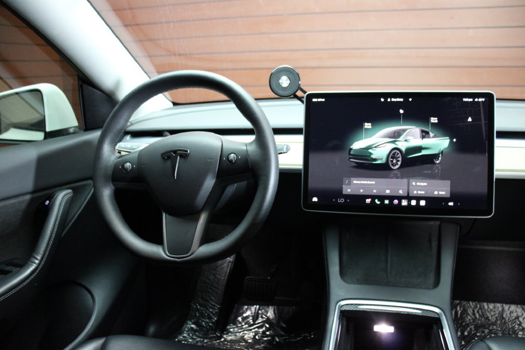 Used 2022 Tesla Model Y Long Range AWD/4WD image 12