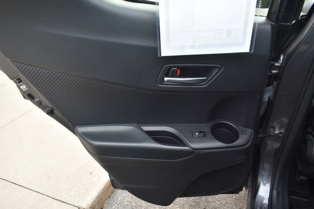 Used 2019 Toyota C-HR XLE FWD image 30