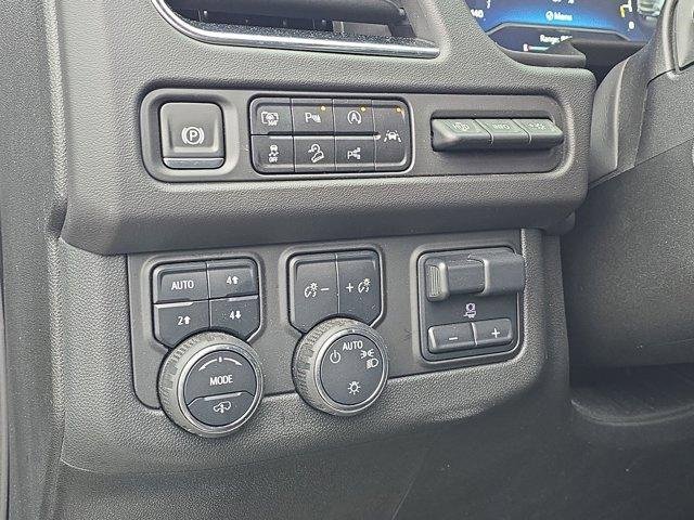 Used 2024 Chevrolet Suburban High Country w/ Advanced Technology Package image 22