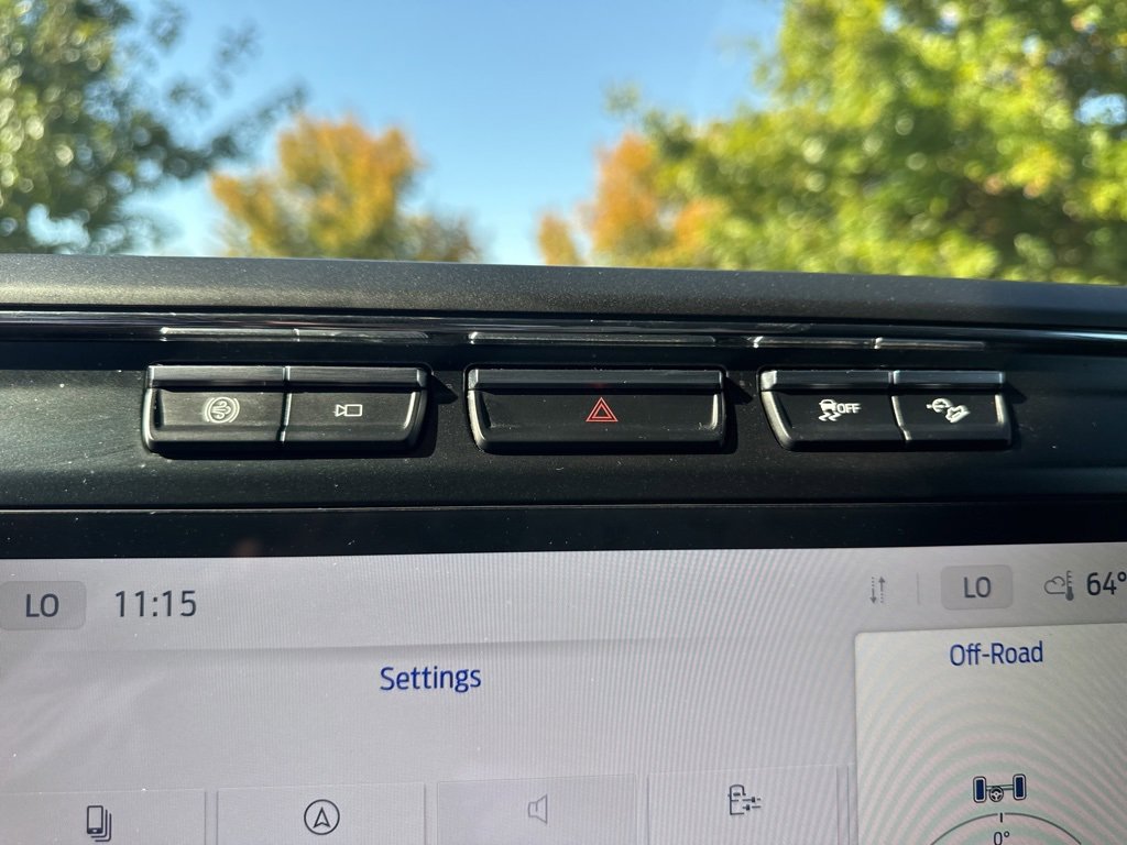 Used 2023 Ford F250 Lariat w/ Chrome Package image 39