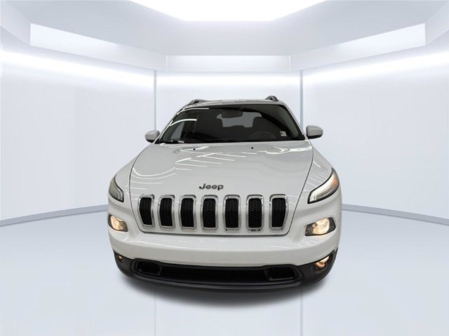 Used 2016 Jeep Cherokee Latitude w/ Safety/Convenience Group FWD image 28