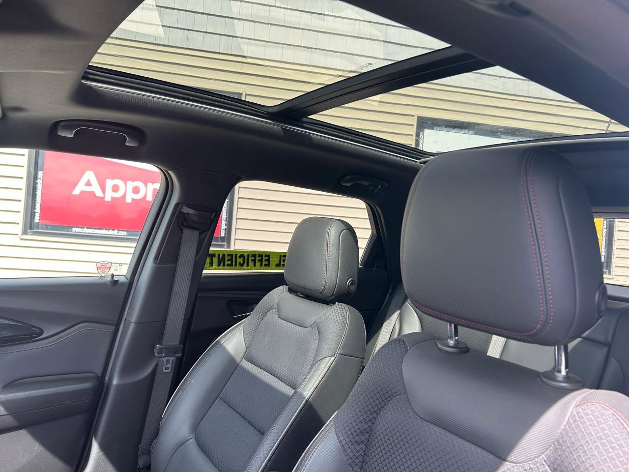 Used 2022 Chevrolet TrailBlazer RS w/ Sun and Liftgate Package FWD image 19