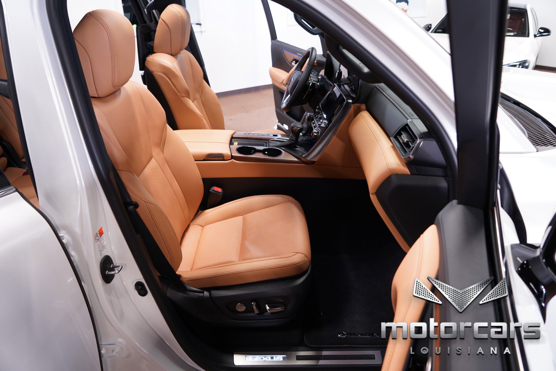 Used 2025 Lexus LX 600 4WD w/ Luxury Package image 30