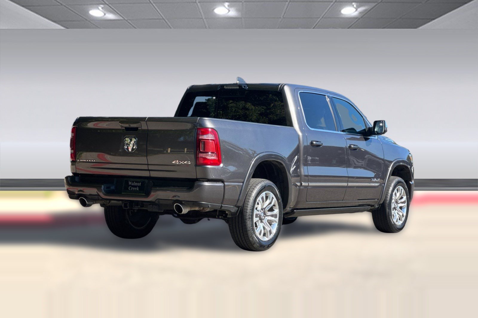 Used 2024 RAM 1500 Limited AWD/4WD image 9
