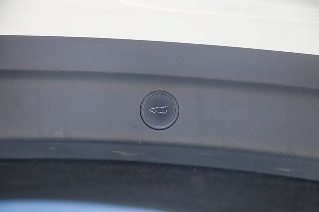 Used 2021 Tesla Model Y Long Range AWD/4WD image 25