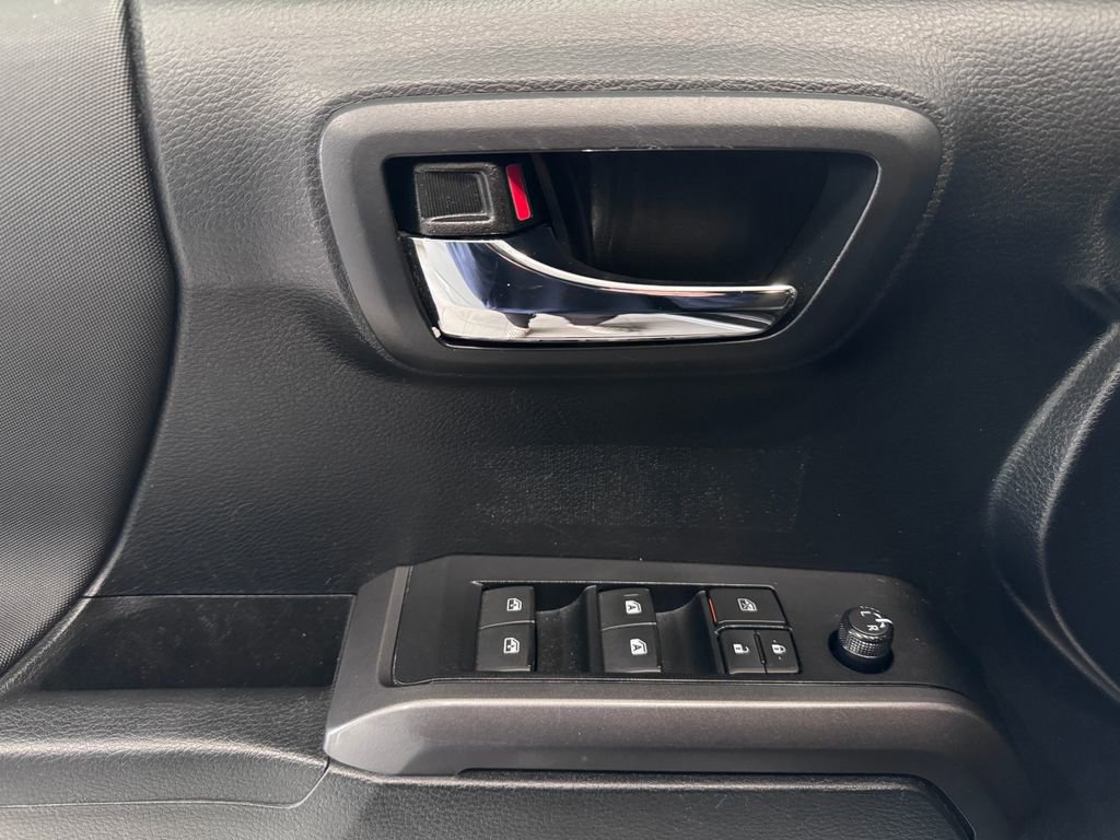 Used 2019 Toyota Tacoma TRD Off-Road image 25