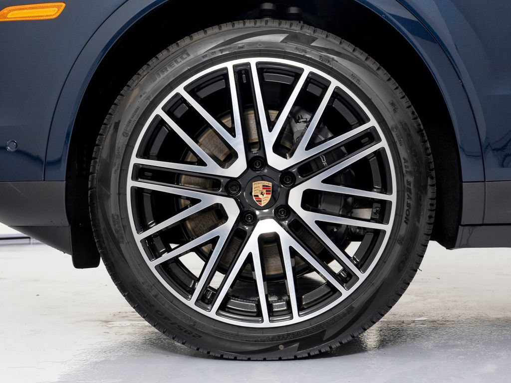 New 2026 Porsche Cayenne Coupe AWD/4WD image 15