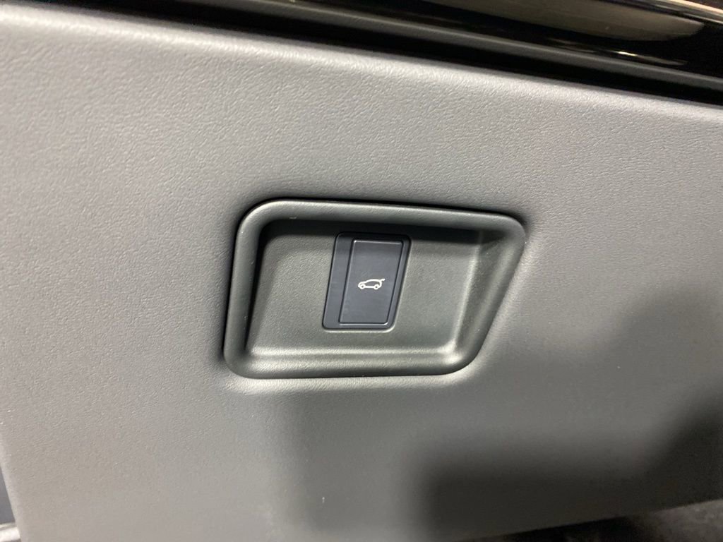 Used 2023 Land Rover Range Rover Sport SE image 15