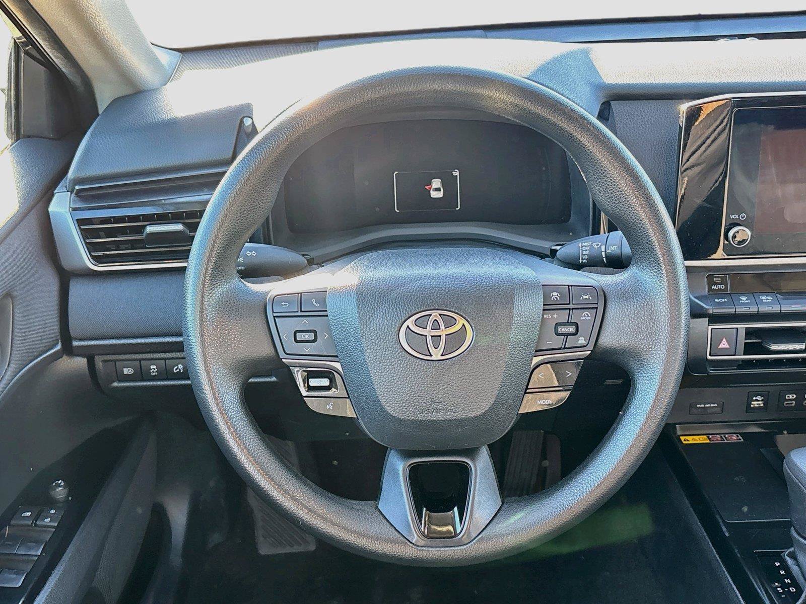 Used 2025 Toyota Camry LE FWD image 17