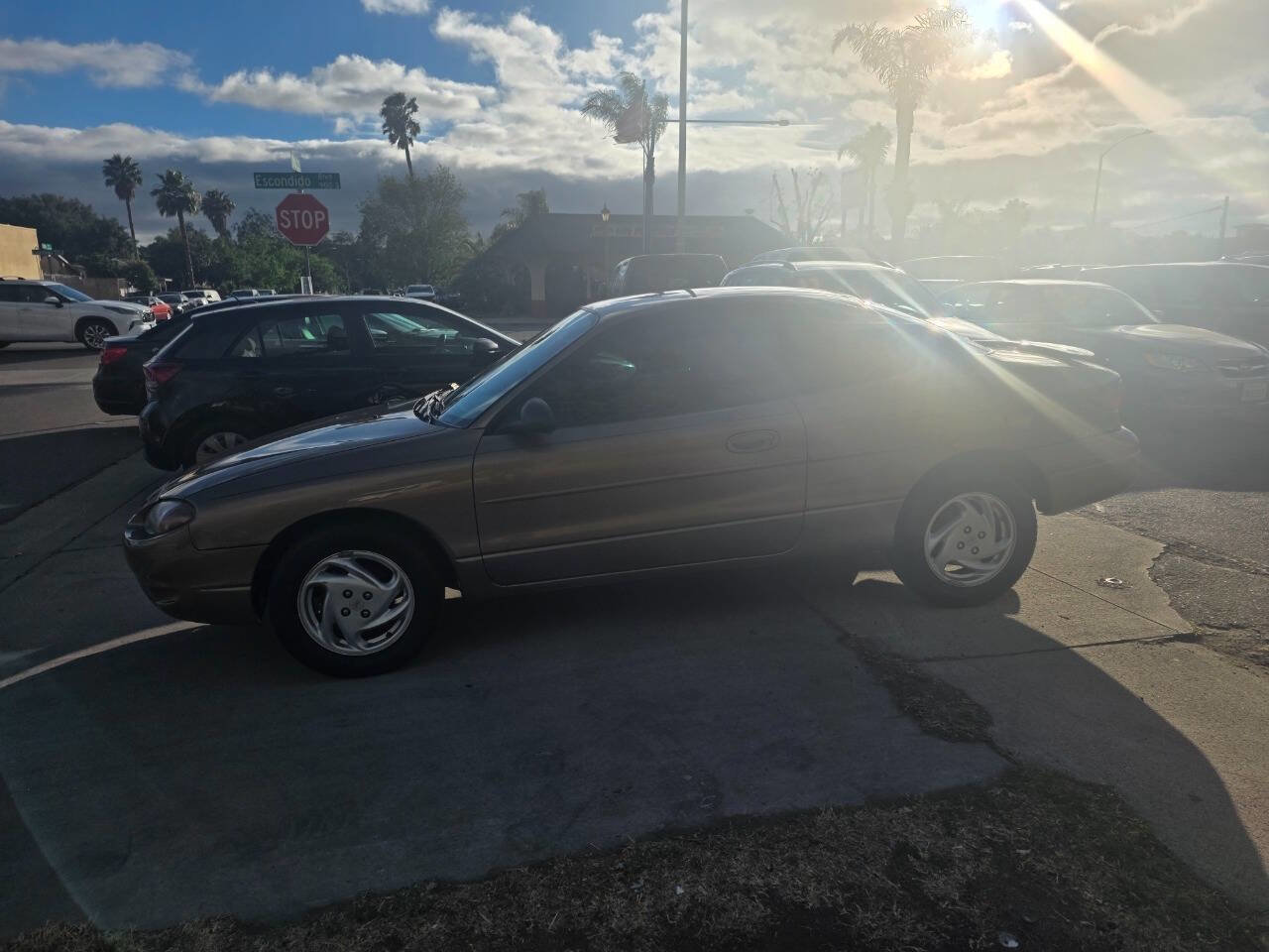 Used 1998 Ford Escort image 4