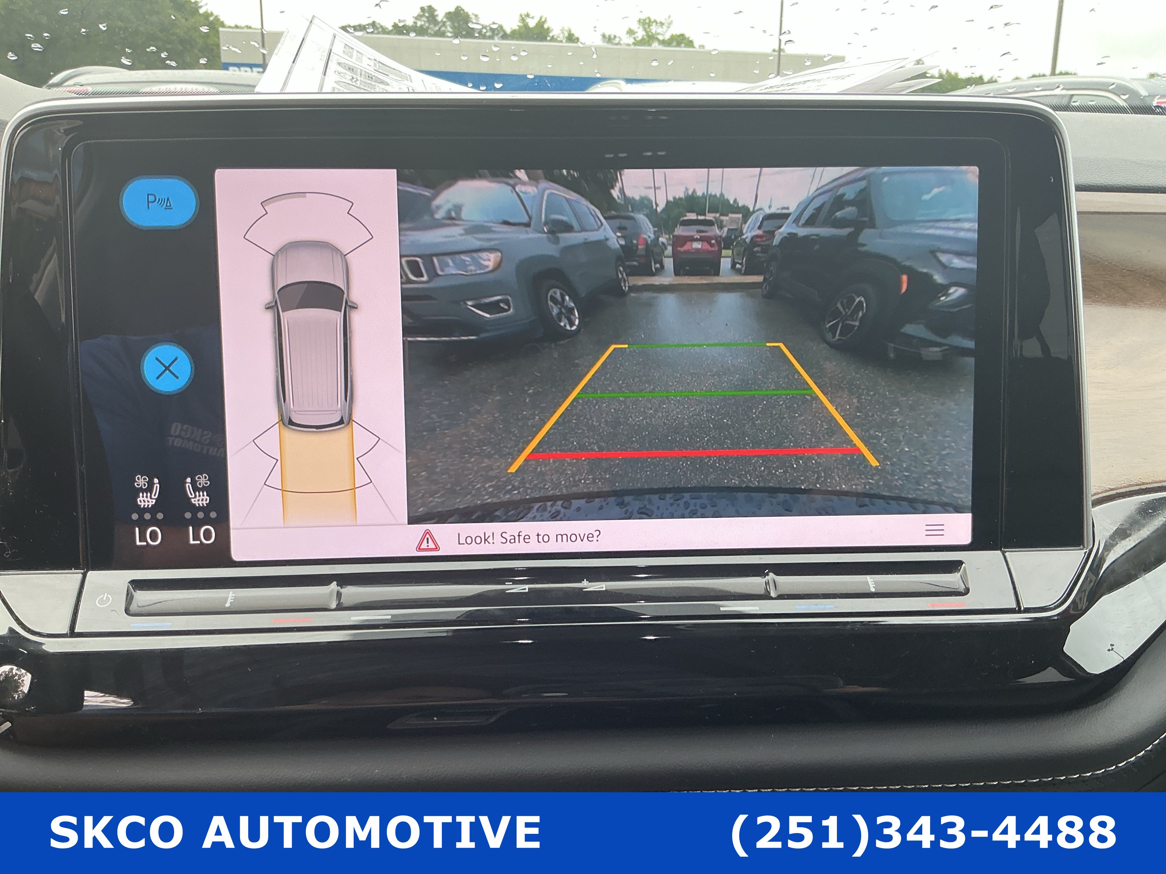 Used 2025 Volkswagen Atlas SE FWD image 17