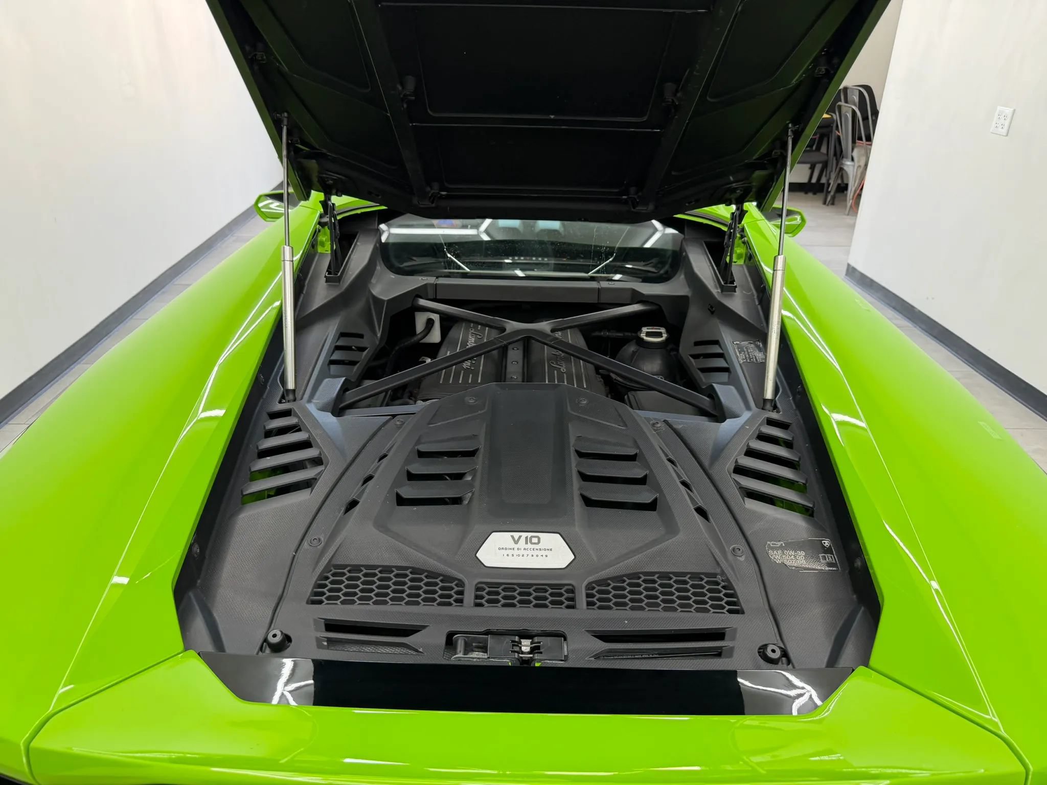Used 2022 Lamborghini Huracan EVO RWD image 39