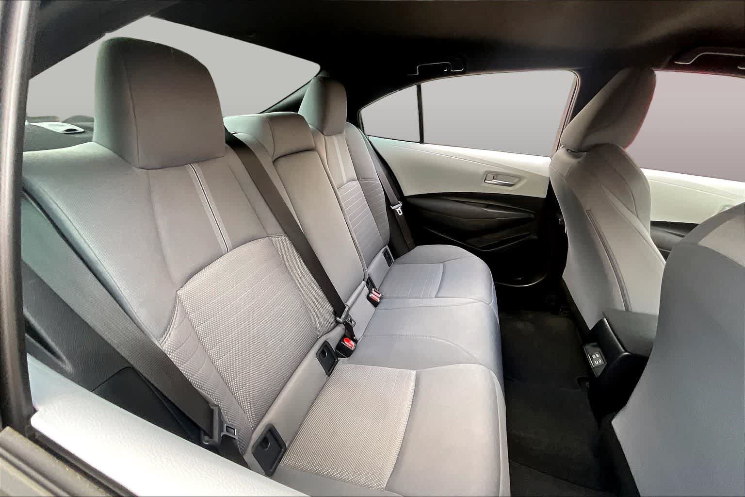 Used 2026 Toyota Corolla SE FWD image 18