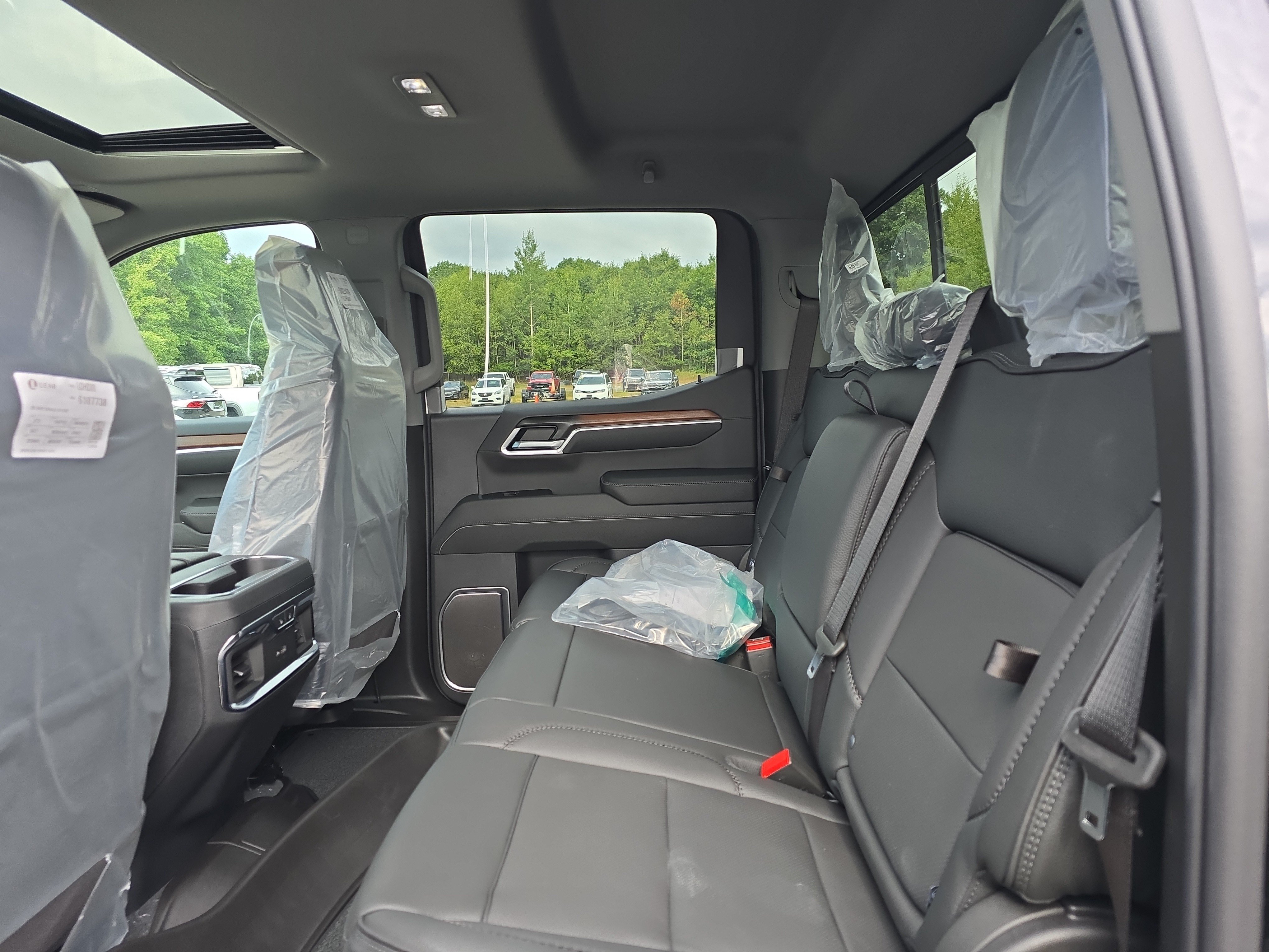 New 2026 GMC Sierra 1500 Denali w/ Technology Package AWD/4WD image 15