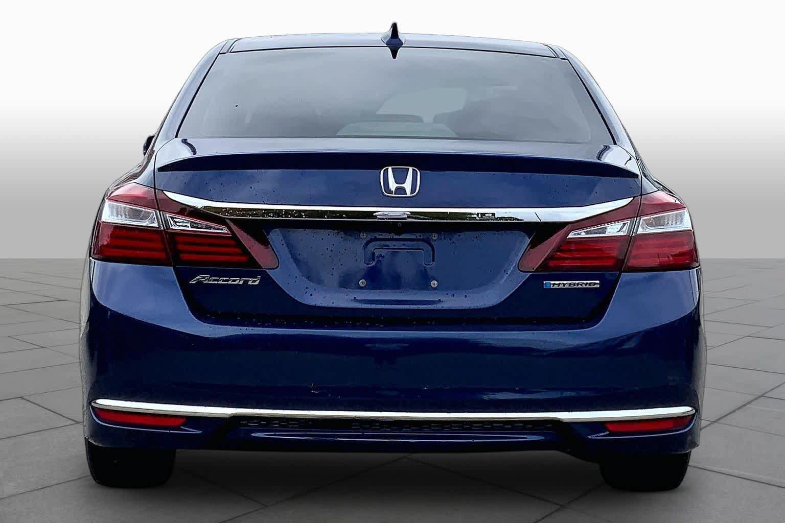 Used 2017 Honda Accord Hybrid Sedan image 5