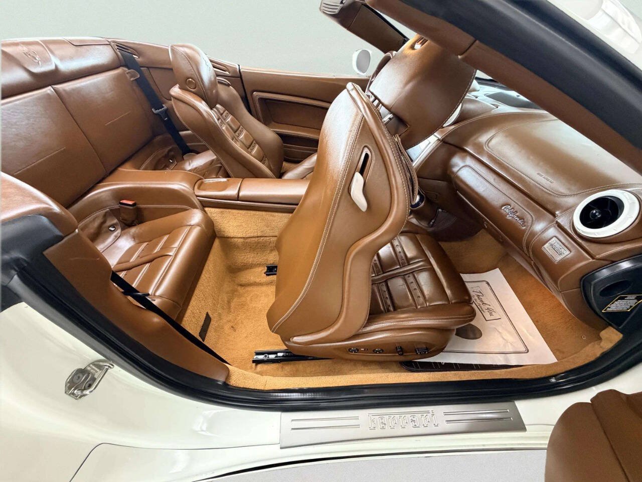Used 2012 Ferrari California RWD image 40
