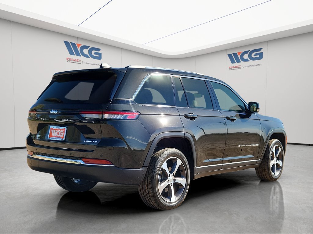 Used 2023 Jeep Grand Cherokee Limited AWD/4WD image 4