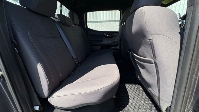 Used 2018 Toyota Tacoma TRD Sport AWD/4WD image 13