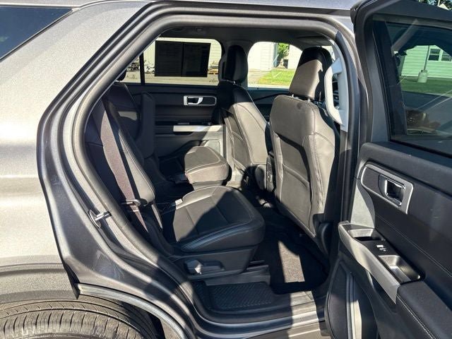 Used 2024 Ford Explorer XLT w/ Equipment Group 202A AWD/4WD image 11