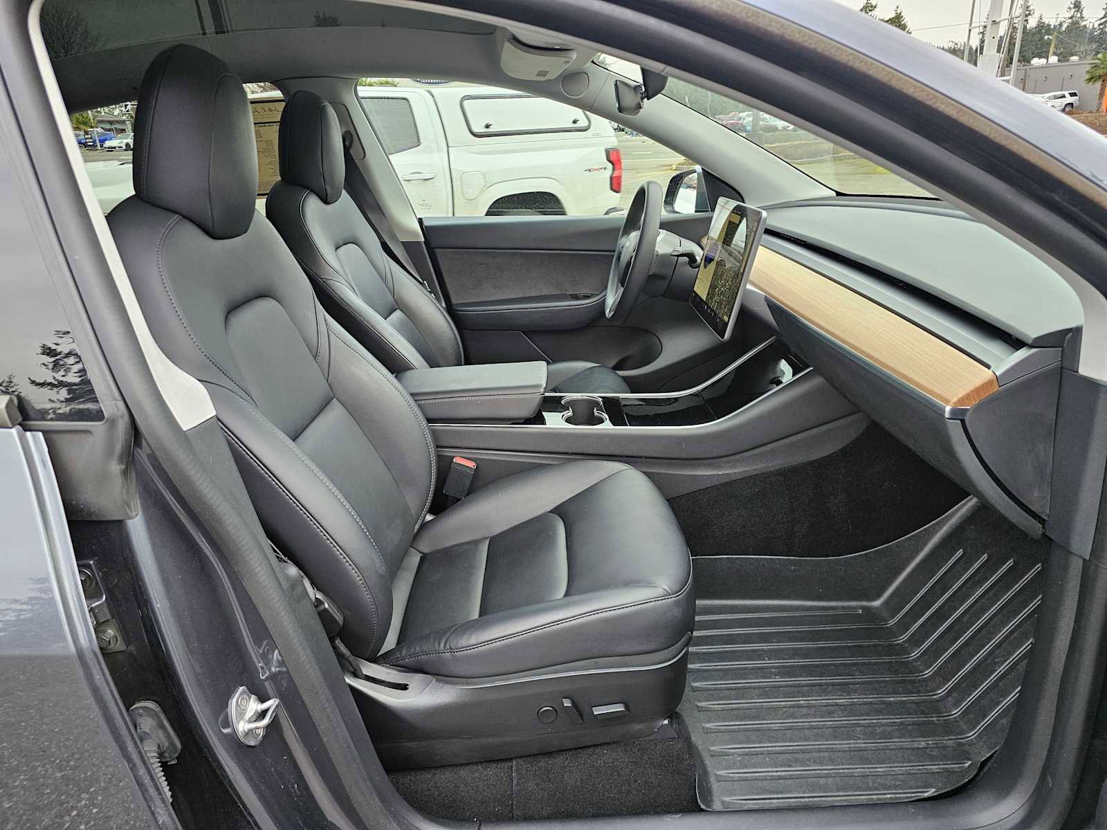 Used 2020 Tesla Model Y Long Range image 11