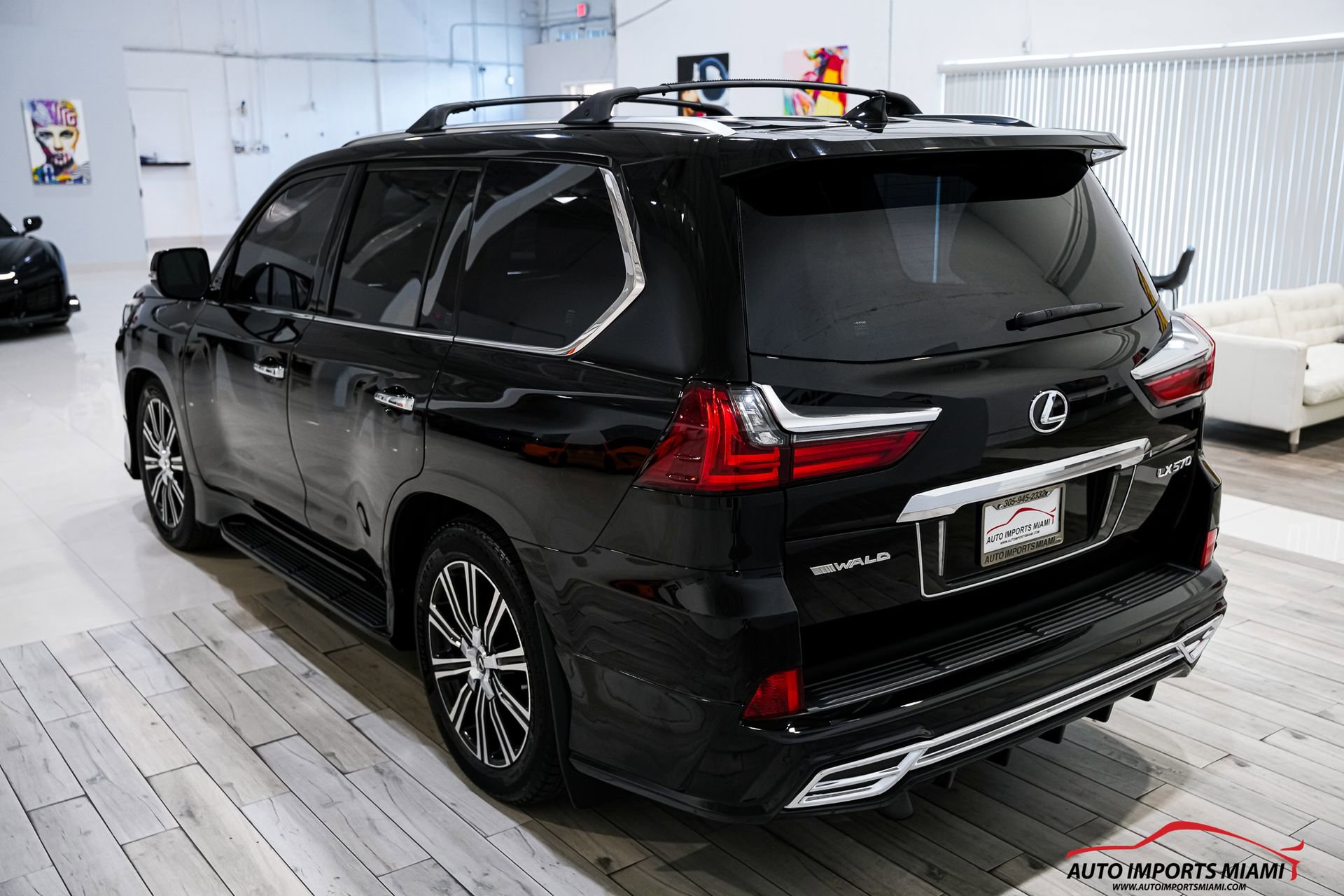 Used 2021 Lexus LX 570 4WD w/ Luxury Package image 16