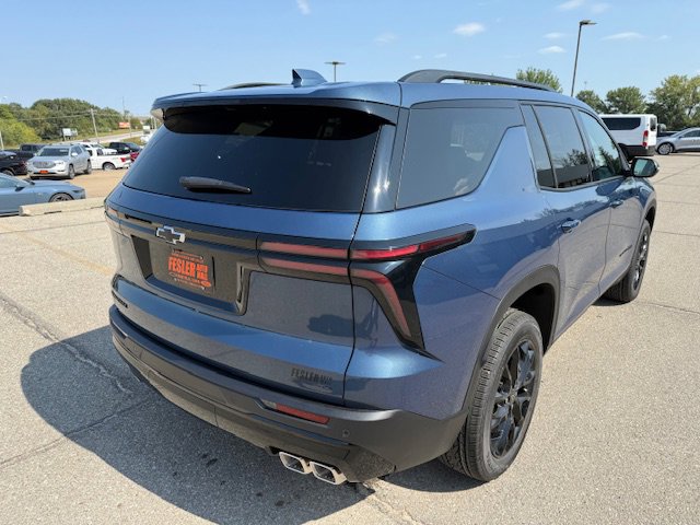 New 2026 Chevrolet Traverse LT w/ Midnight/Sport Edition image 5