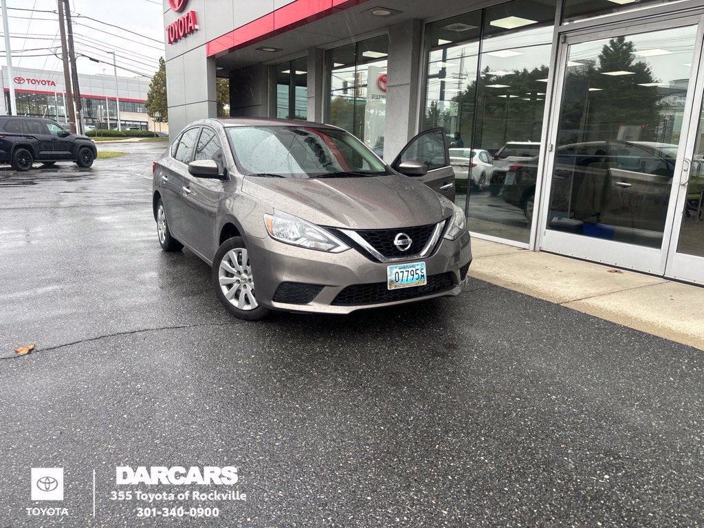 Used 2017 Nissan Sentra SV FWD image 1