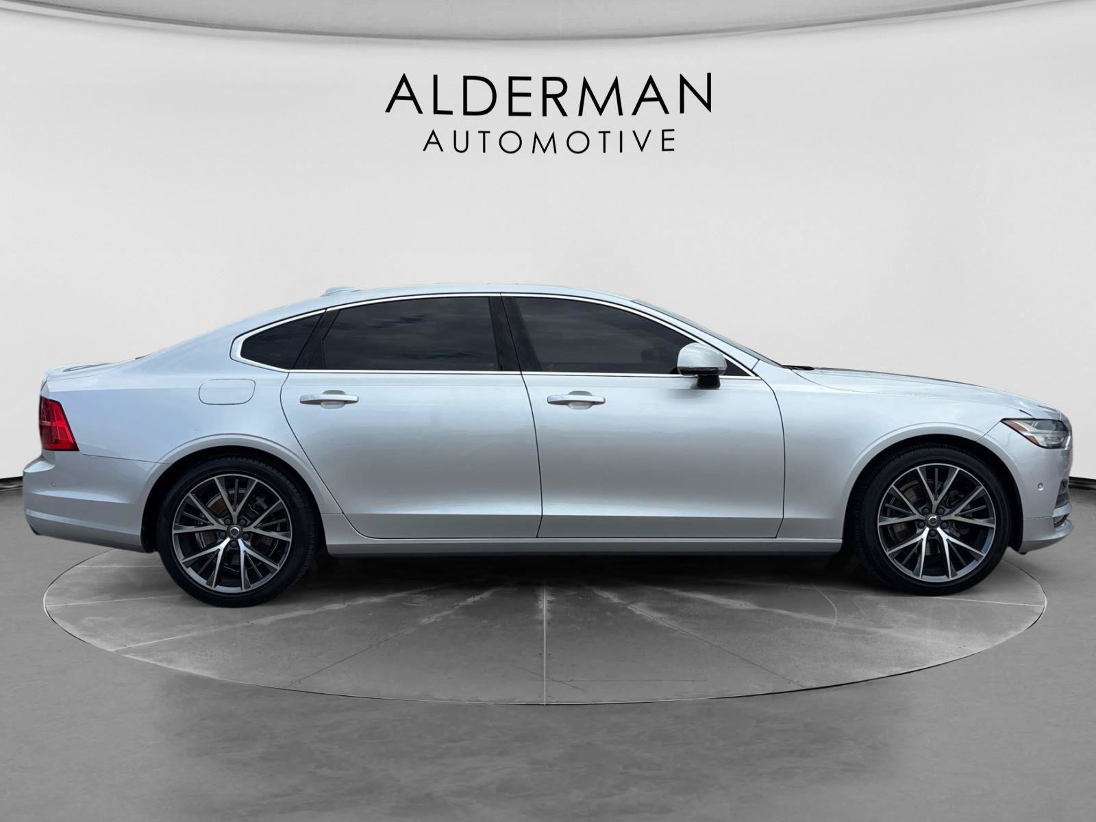 Used 2018 Volvo S90 T5 Momentum w/ Convenience Package FWD image 6