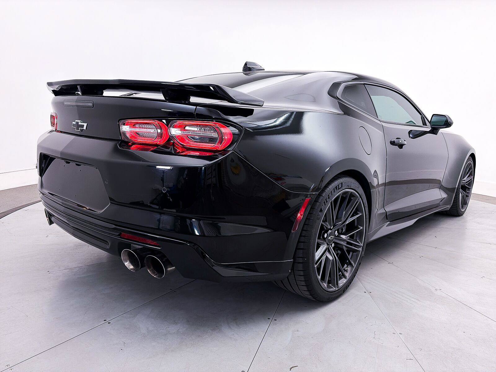 Used 2022 Chevrolet Camaro ZL1 w/ LPO, ZL1 Protection Package RWD image 20