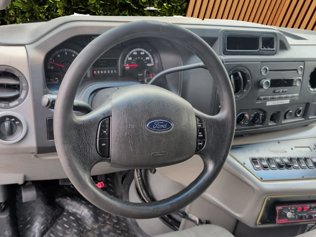 Used 2013 Ford E-450 and Econoline 450 Super Duty w/ Ambulance Prep Pkg RWD image 17