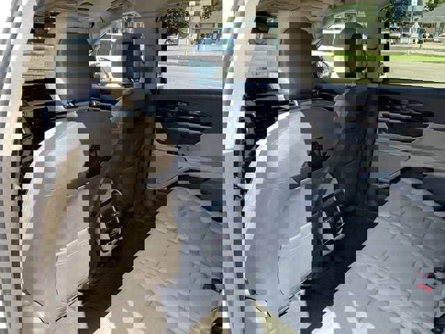 Used 2024 Lincoln Nautilus Reserve w/ Equipment Group 202A image 9