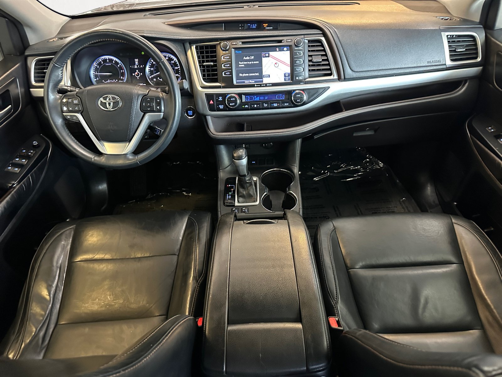 Used 2016 Toyota Highlander XLE FWD image 3