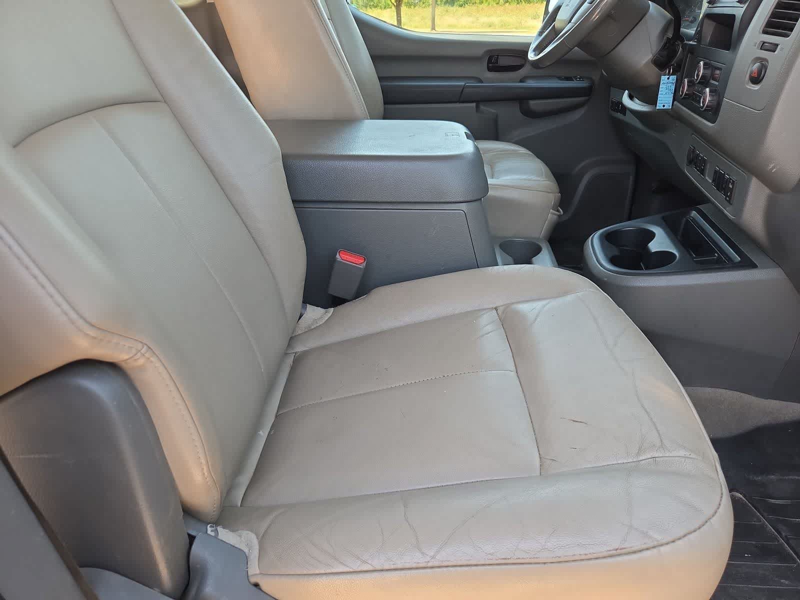 Used 2019 Nissan NV 3500 SL RWD image 19