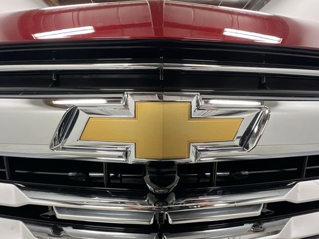 New 2026 Chevrolet Suburban Premier image 32