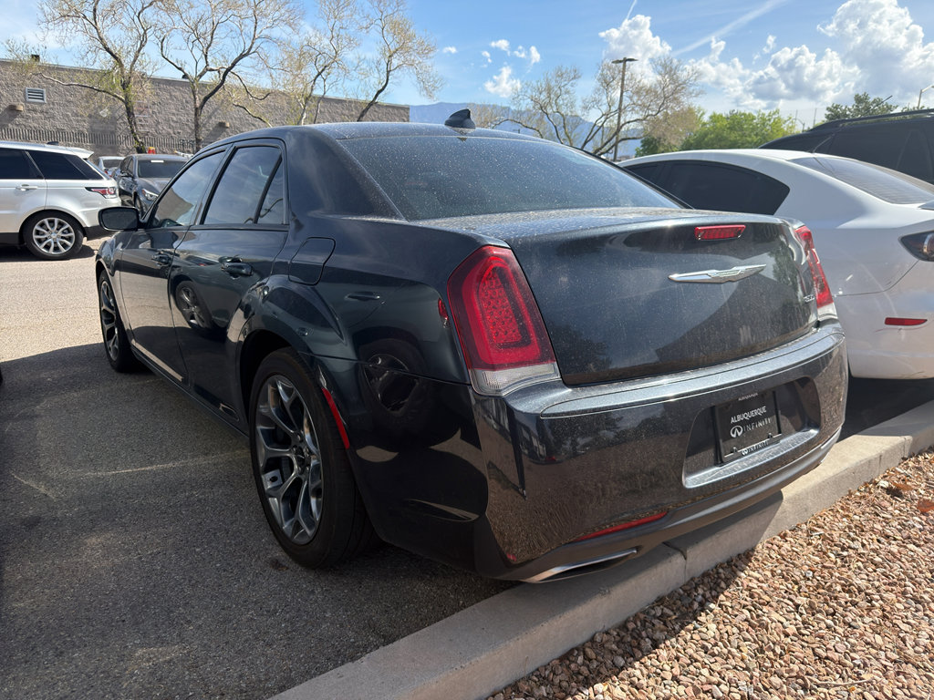 Used 2018 Chrysler 300 Touring w/ Sport Appearance Package image 9