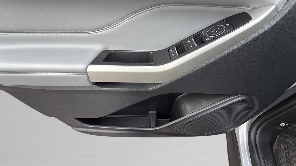 Used 2022 Ford Explorer XLT w/ Equipment Group 202A image 14