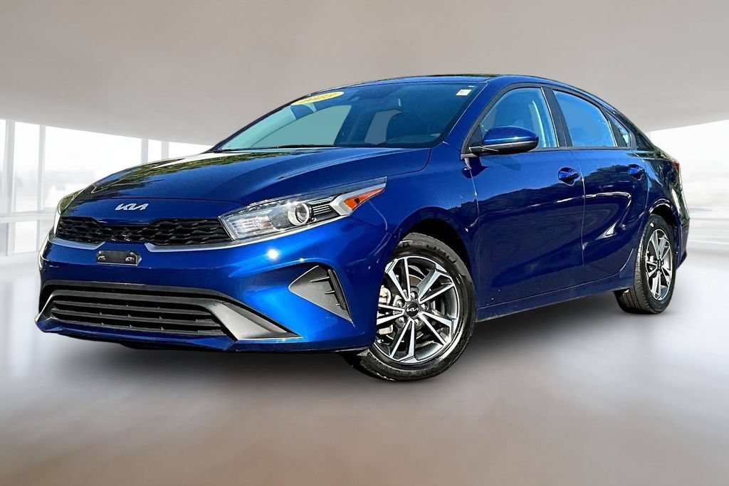 Used 2023 Kia Forte LXS FWD image 3
