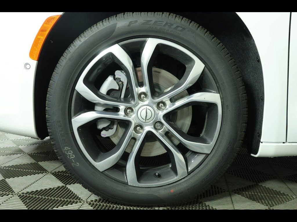 New 2026 Chrysler Pacifica Pinnacle image 15