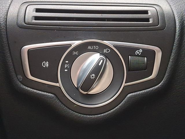 Used 2019 Mercedes-Benz GLC 350e 4MATIC image 29