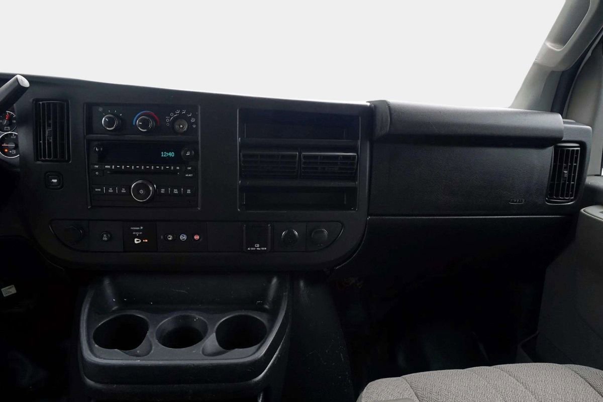 Used 2018 Chevrolet Express 3500 Extended w/ Driver Convenience Package image 19