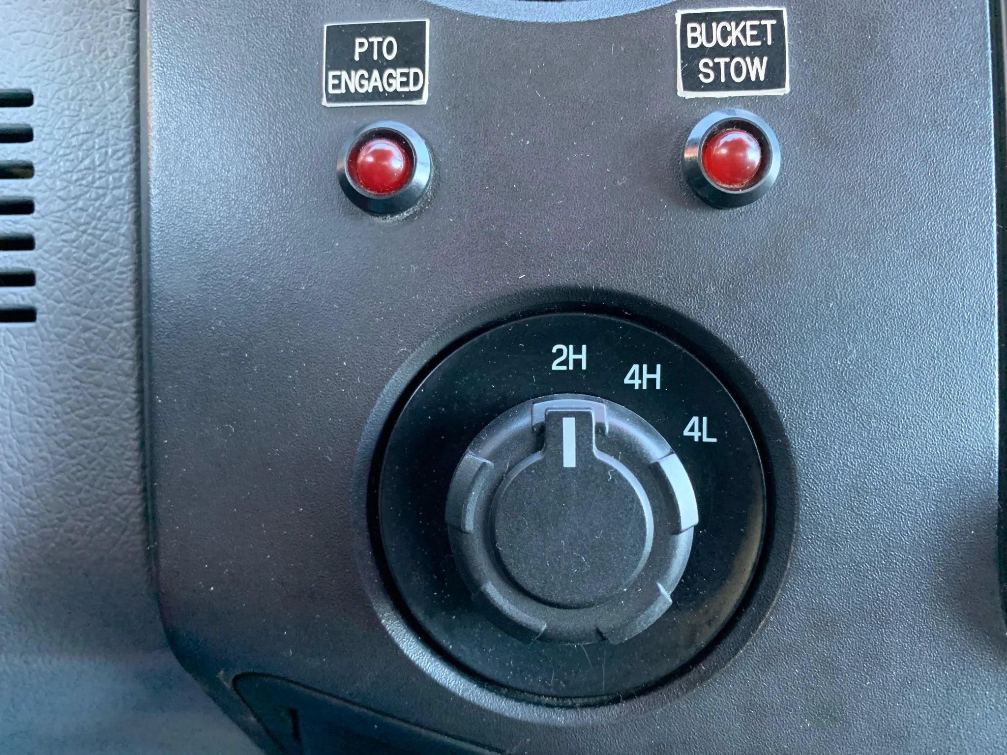 Used 2016 Ford F550 4x4 Regular Cab Super Duty image 18
