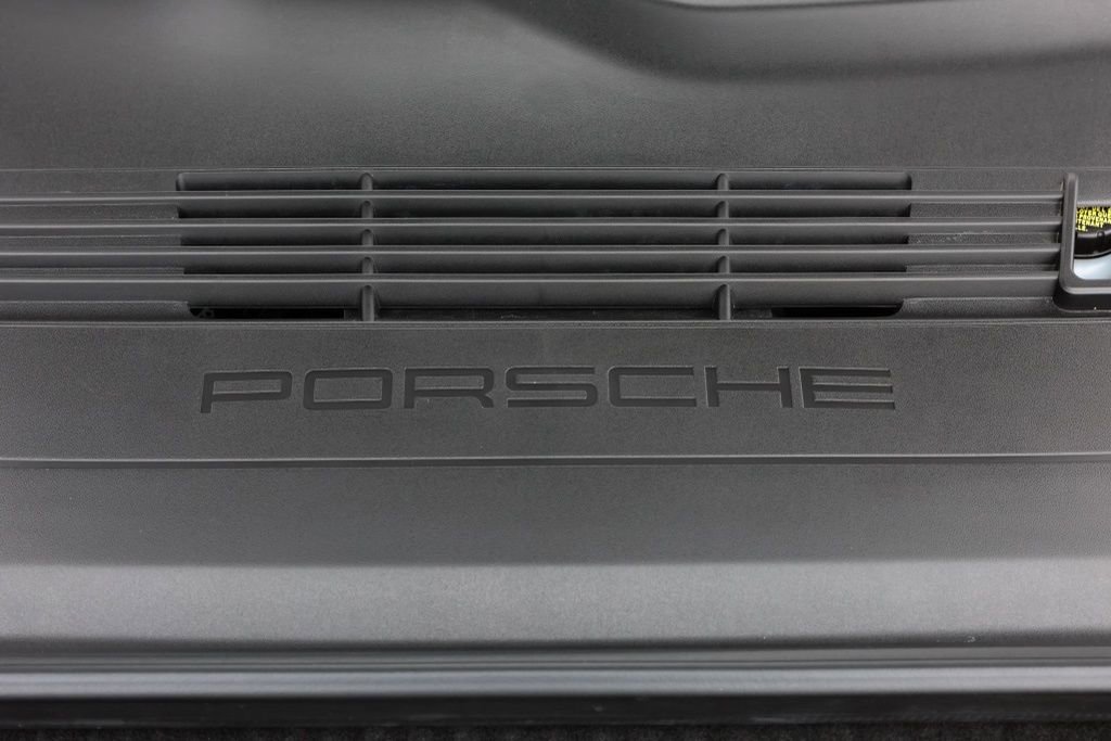 Used 2025 Porsche 718 Cayman image 32