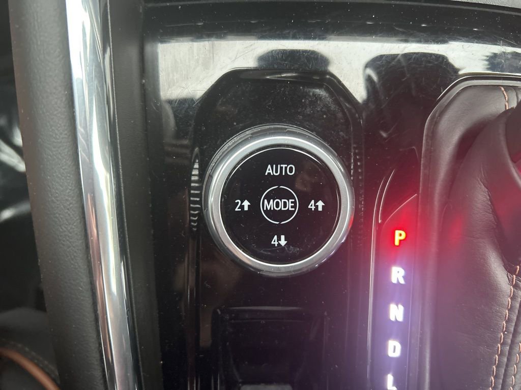 Used 2024 GMC Canyon AT4 w/ AT4 Premium Package image 29