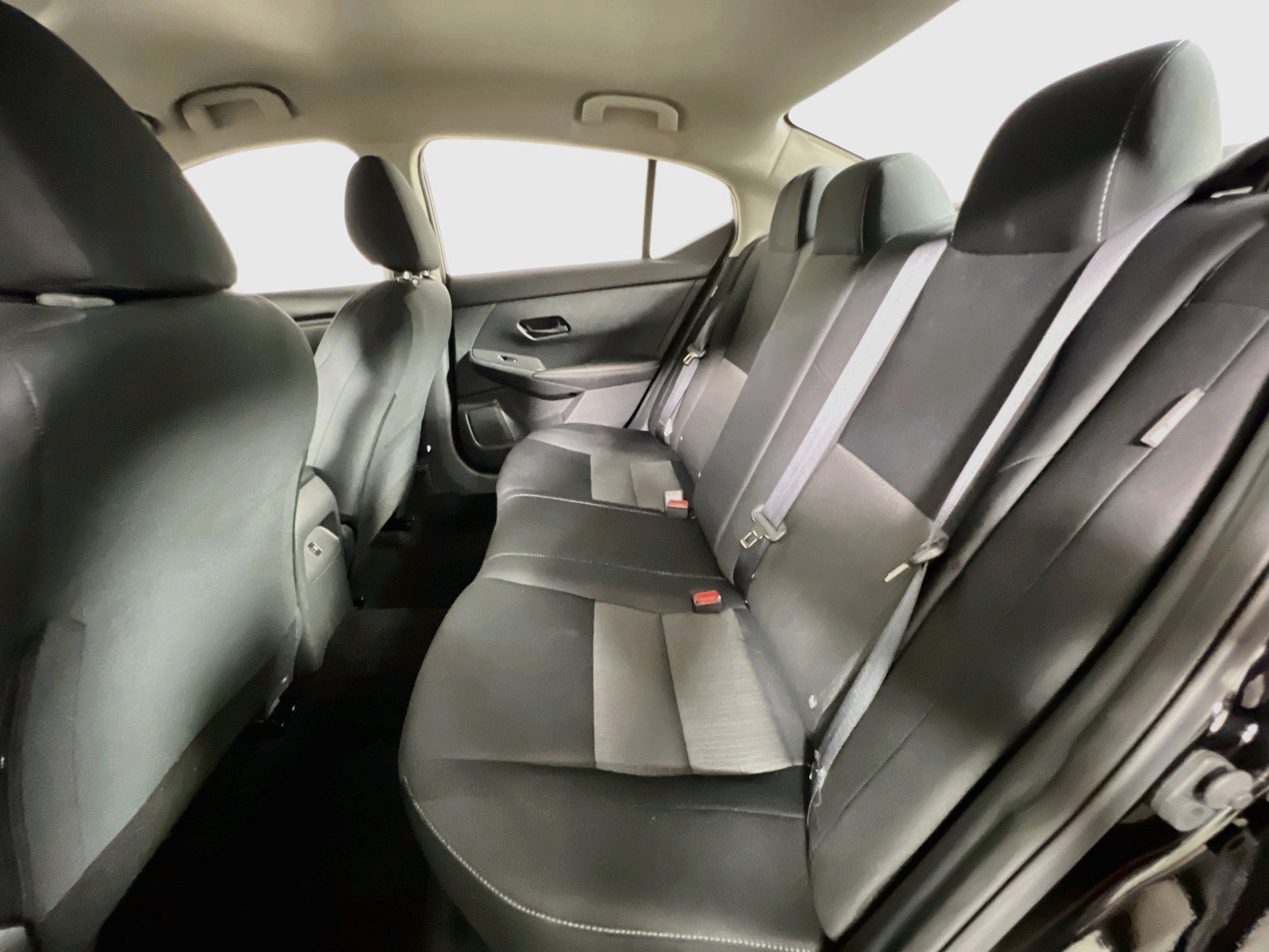 Used 2025 Nissan Sentra SV FWD image 29