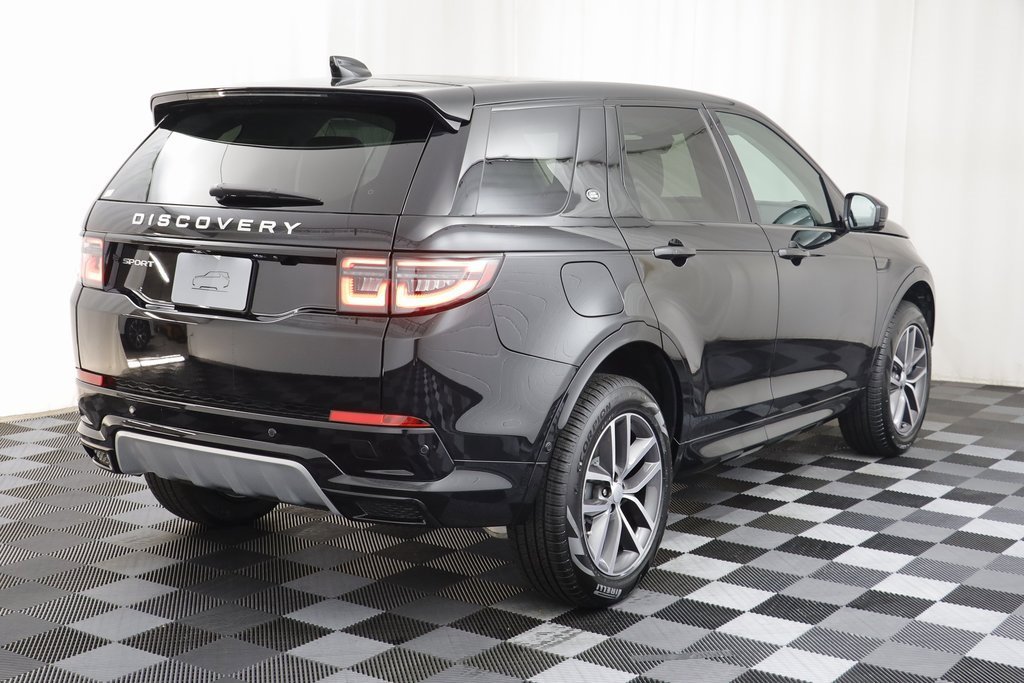 New 2025 Land Rover Discovery Sport S image 19