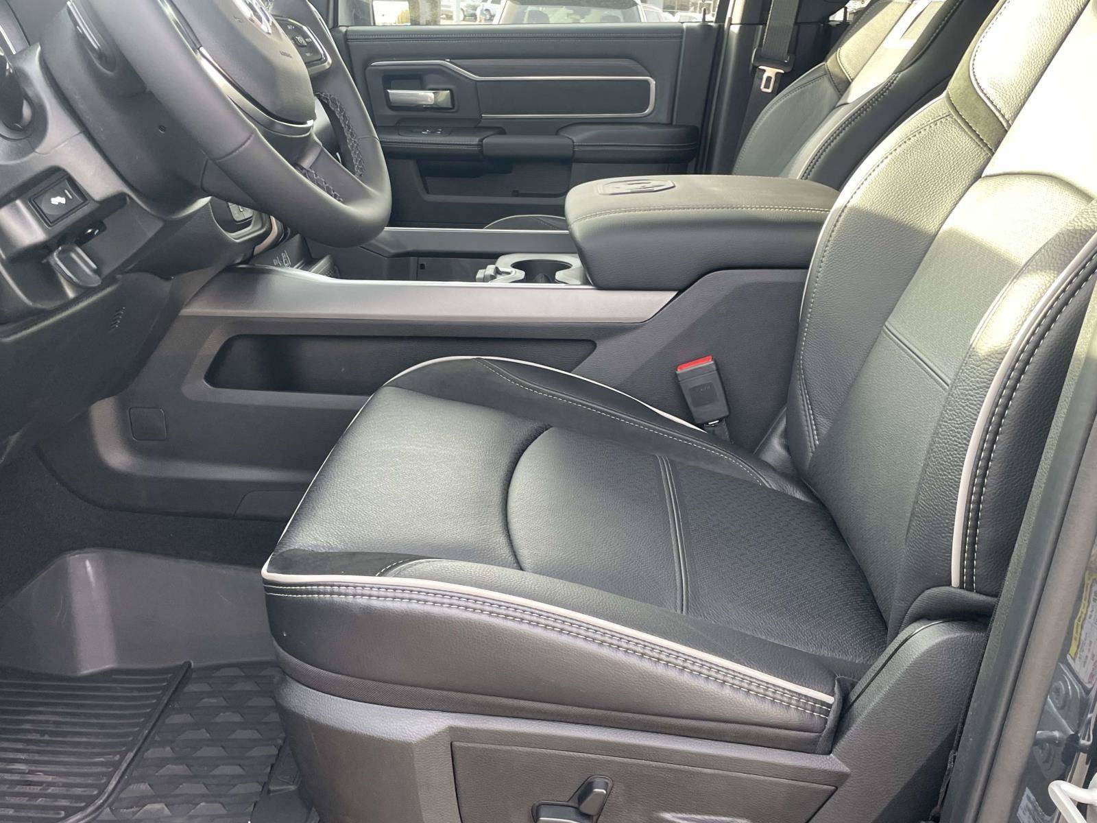 New 2026 RAM 2500 Laramie AWD/4WD image 7