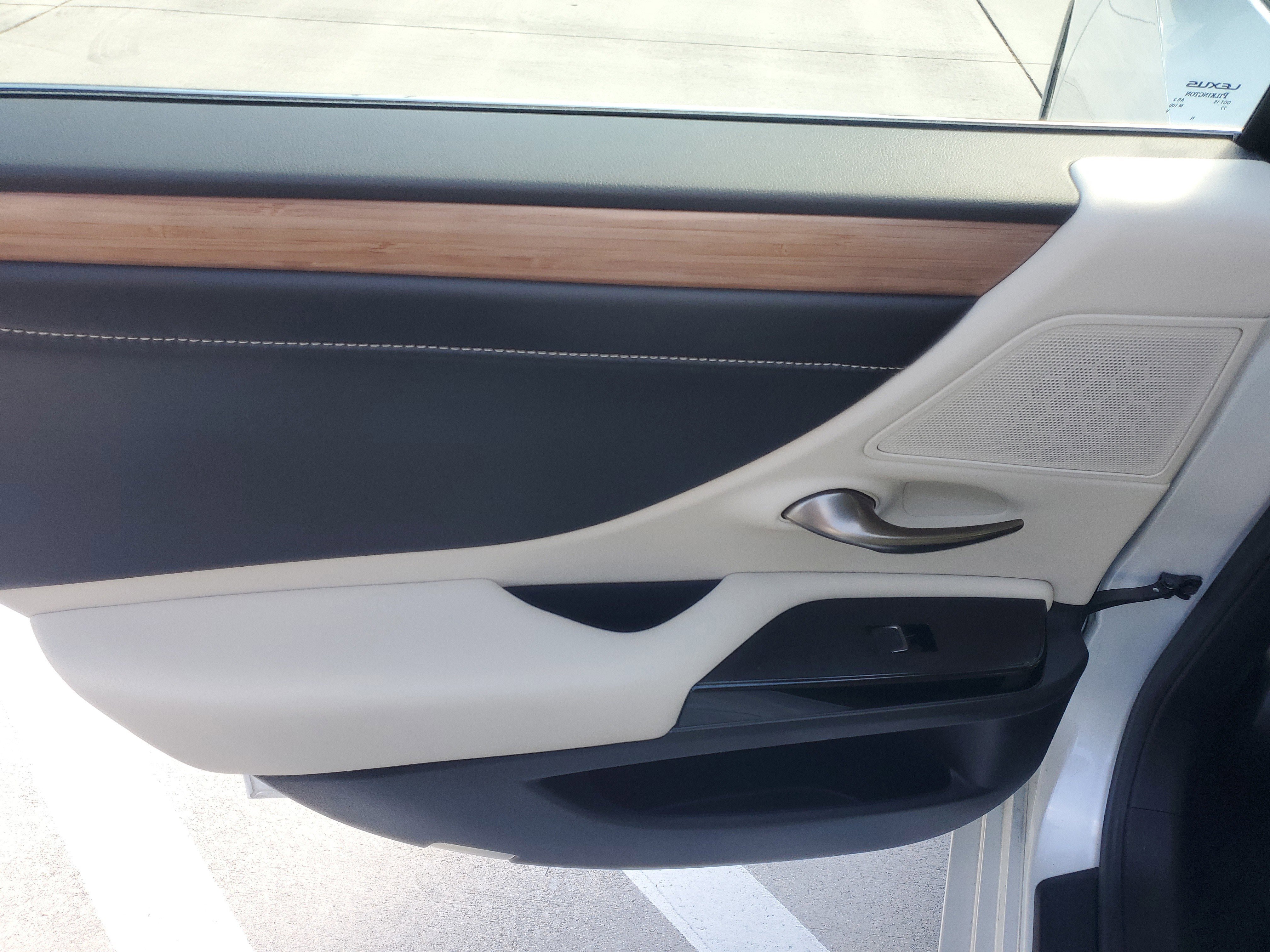 Certified 2025 Lexus ES 350 w/ Premium Package image 19