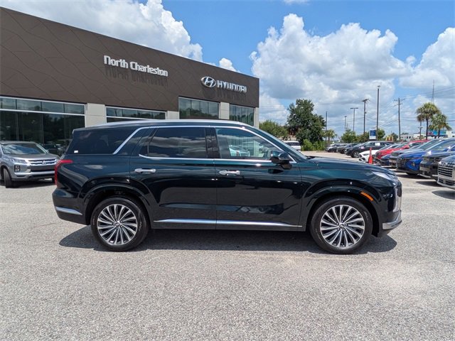 Used 2025 Hyundai Palisade Calligraphy image 3